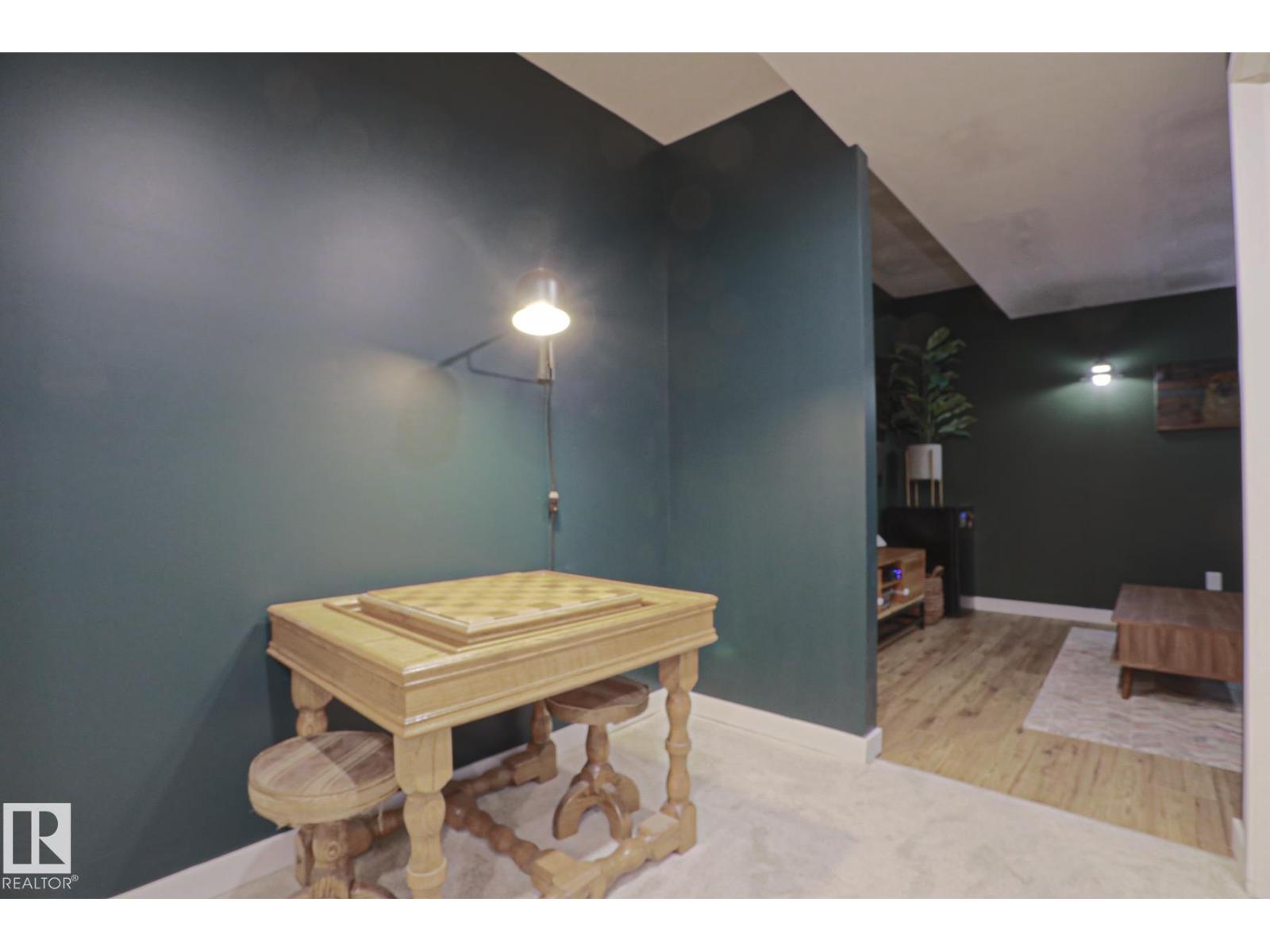 12020 125 ST NW - 44
