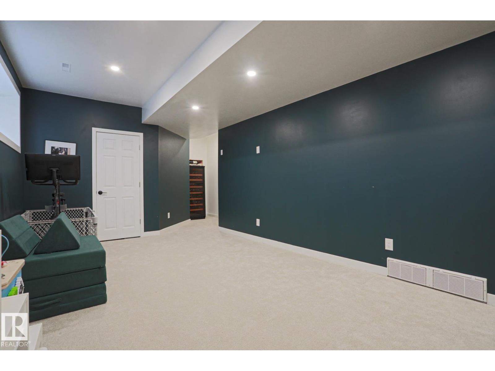 12020 125 ST NW - Image 45