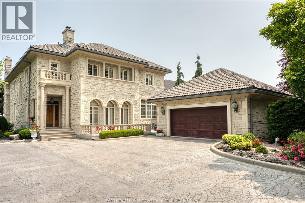 300 Elmgrove DRIVE - 2