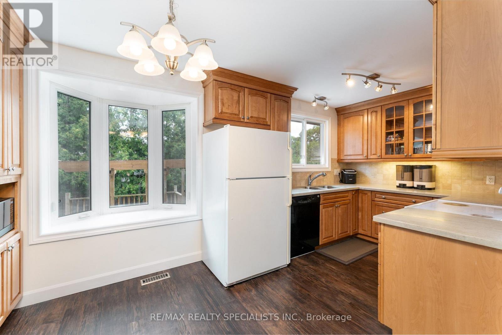 1319 SHERWOOD COURT - 16