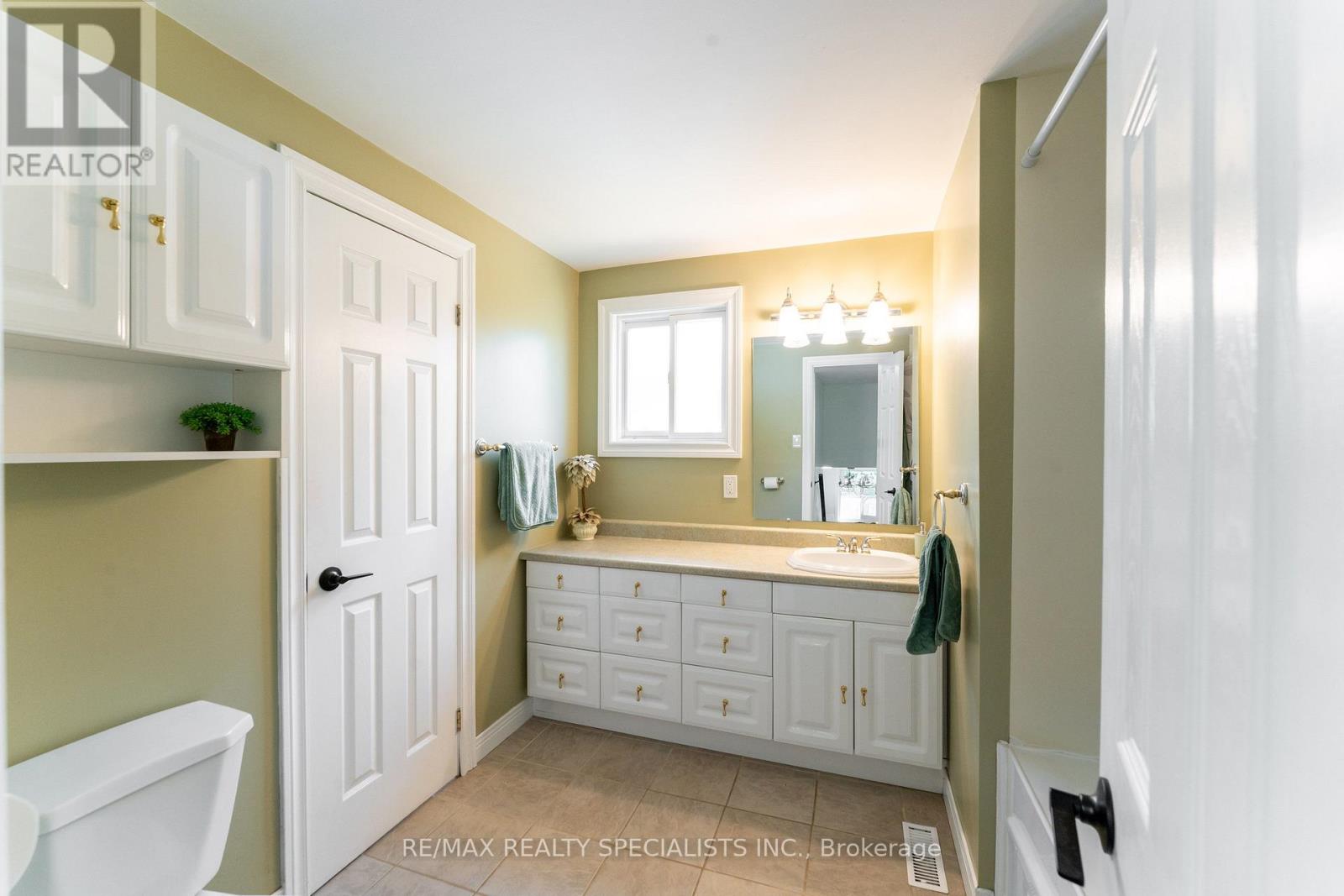 1319 SHERWOOD COURT - 25