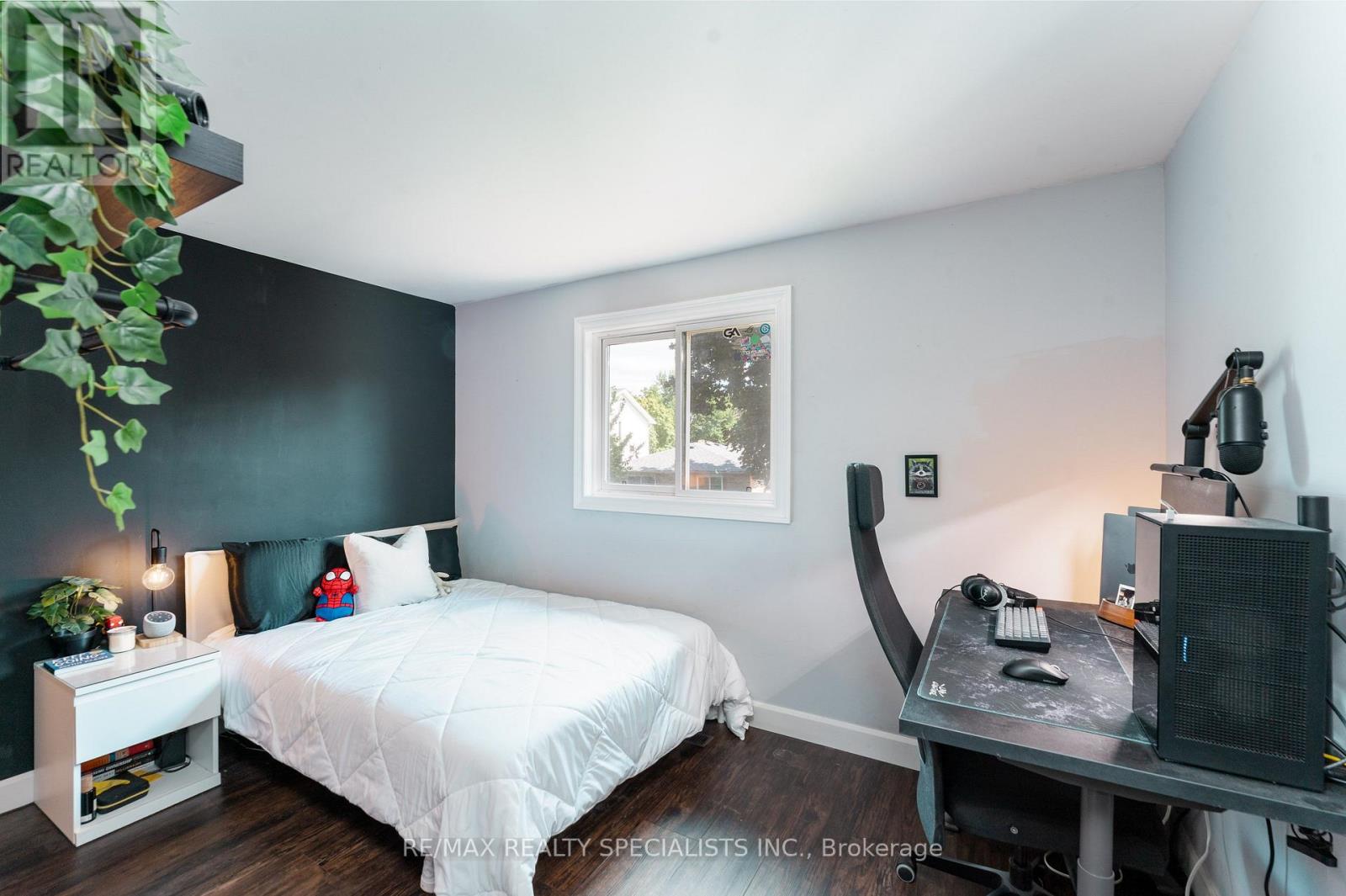 1319 SHERWOOD COURT - 26