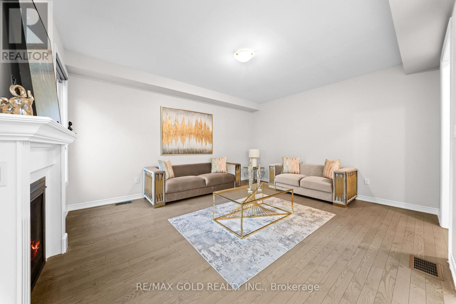 26 UNWIND CRESCENT - 9
