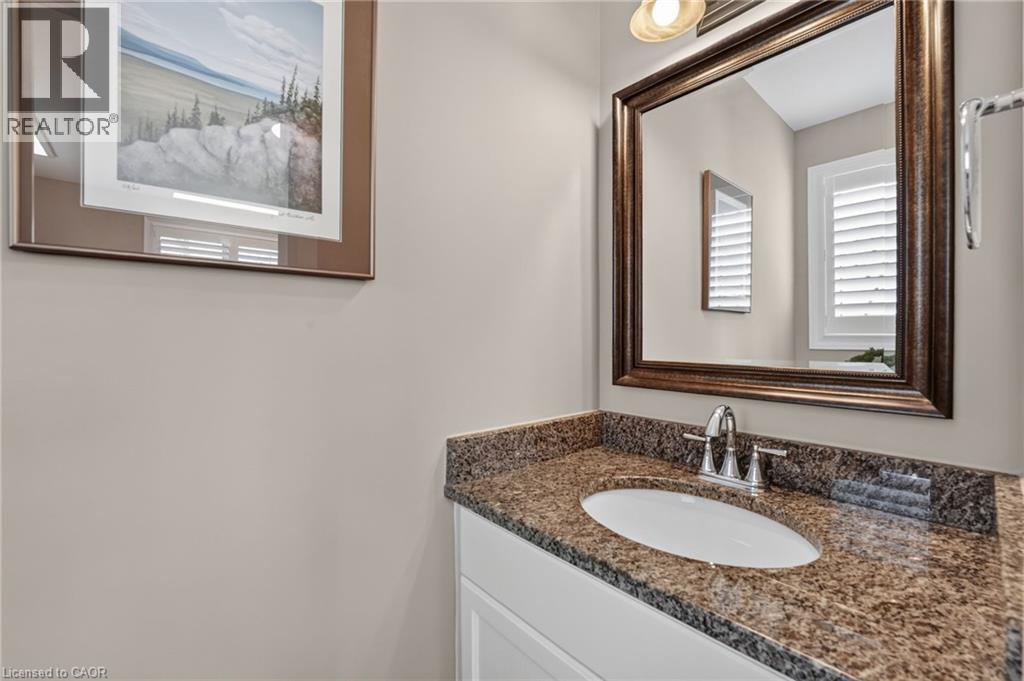 233 CAIRNS Crescent - Image 30