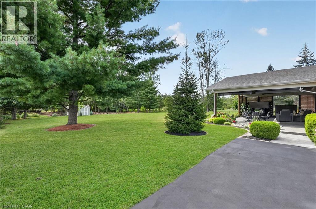 233 CAIRNS Crescent - 40