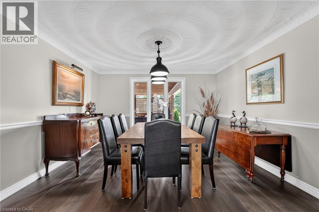 233 CAIRNS Crescent - 23