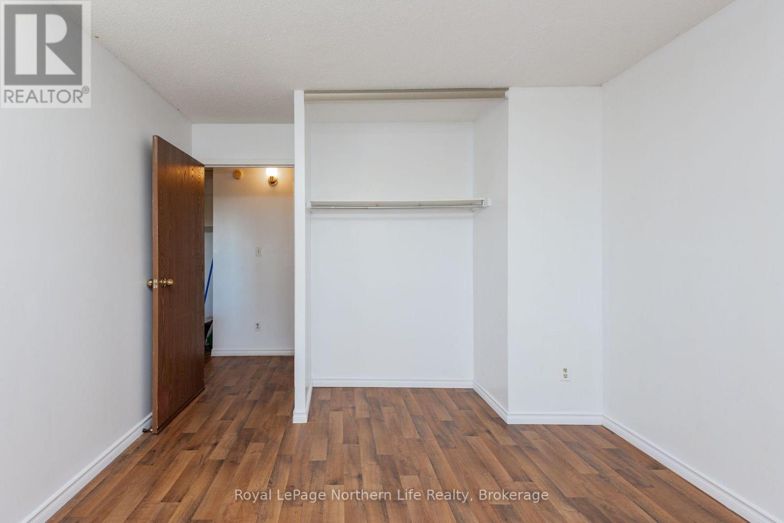 #407 330 SIXTH AVENUE W - Image 21