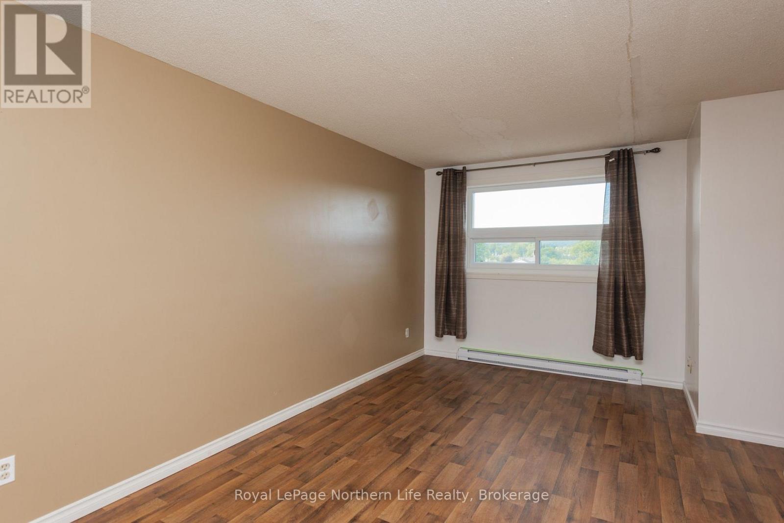 #407 330 SIXTH AVENUE W - Image 4
