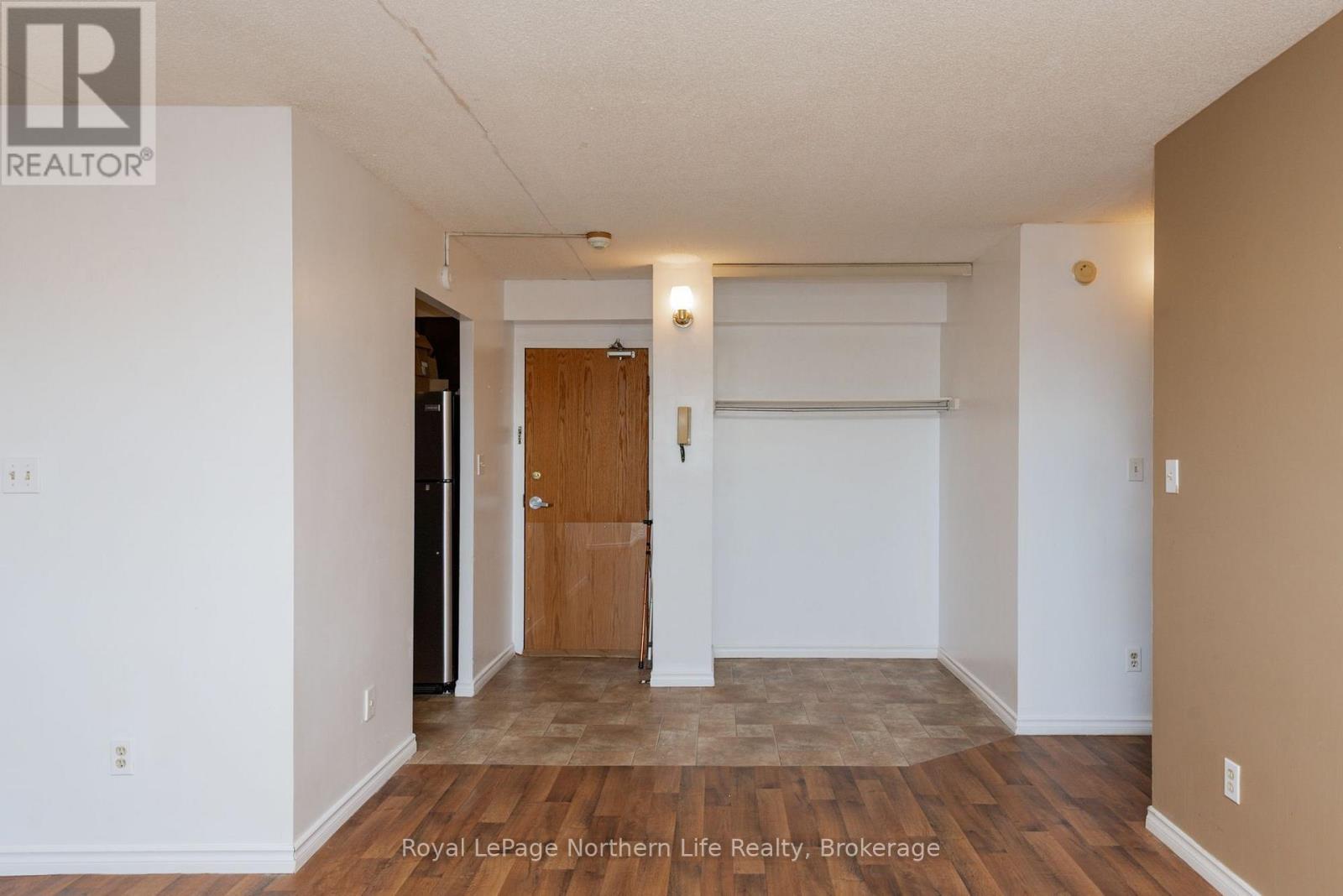 #407 330 SIXTH AVENUE W - 16