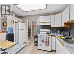 780 Houghton Road Unit# 204, Kelowna, BC V1X5G7 Photo 9