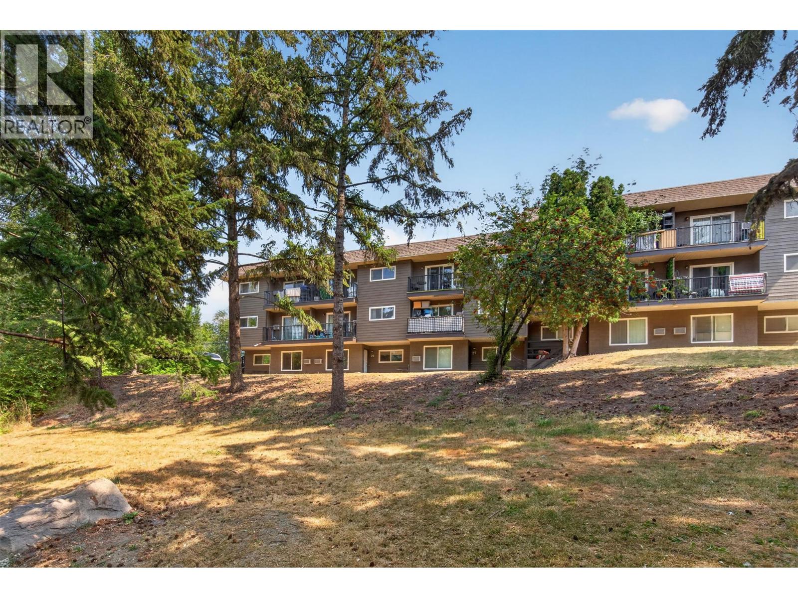 #36 3413 Okanagan Avenue - 27