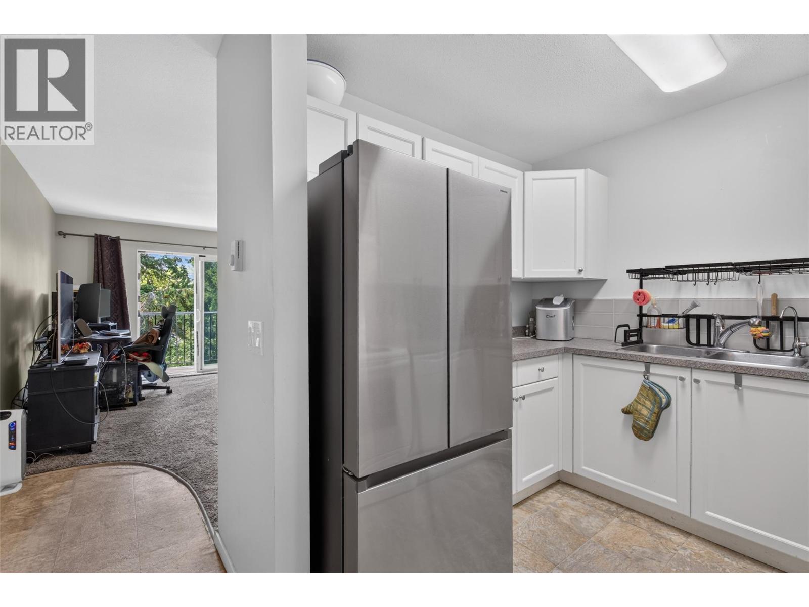 #36 3413 Okanagan Avenue - 4