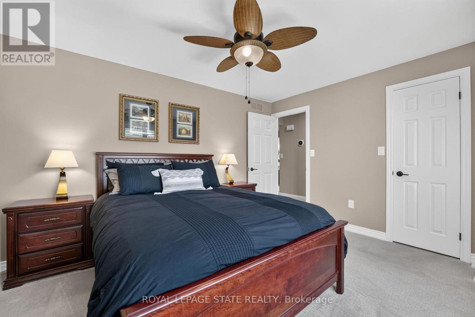 233 CAIRNS CRESCENT - 19