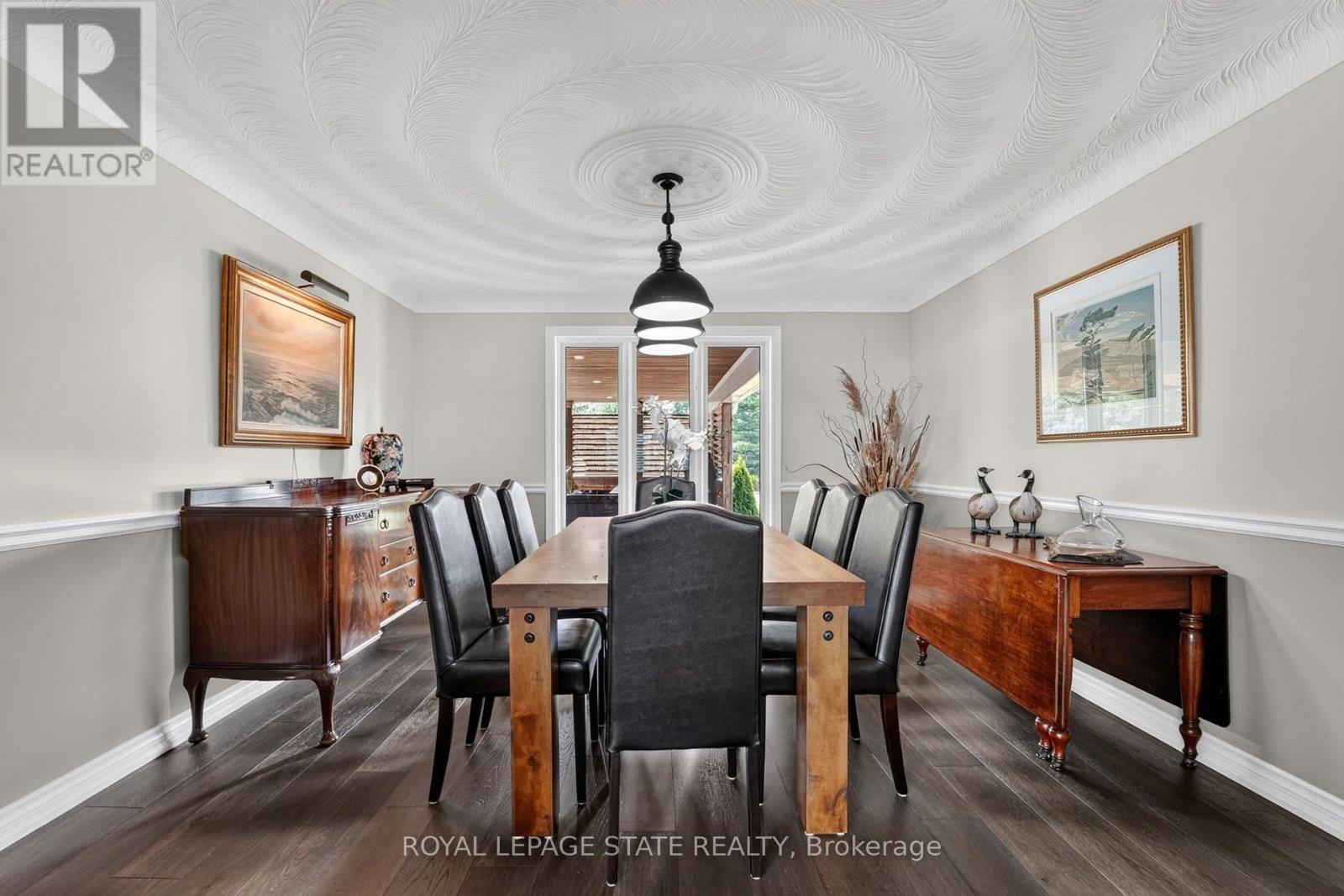 233 CAIRNS CRESCENT - Image 22