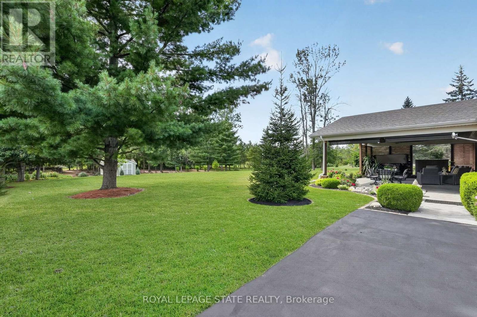 233 CAIRNS CRESCENT - Image 40