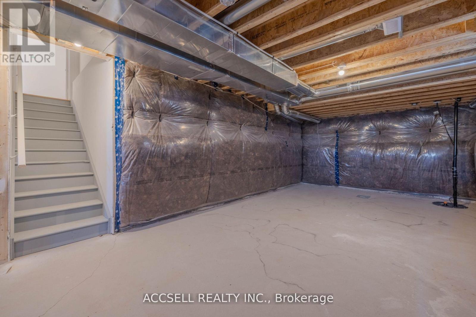 356 RUSSELL STREET - 32