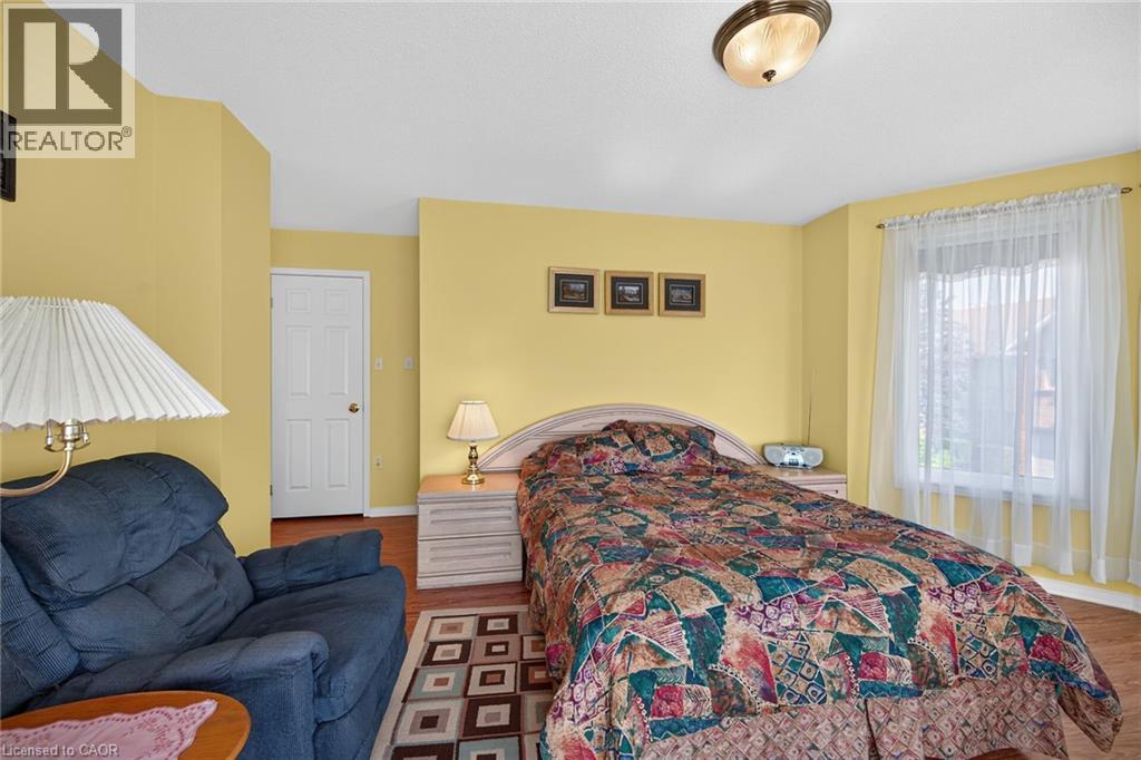 #45 502 BARTON Street - Image 30
