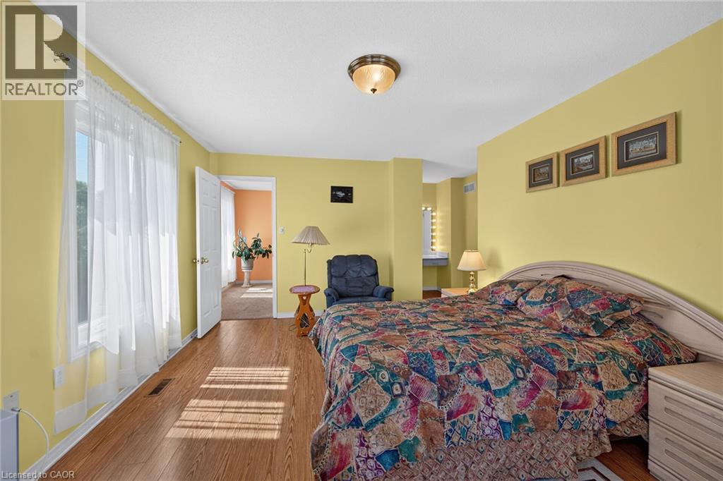 #45 502 BARTON Street - Image 31