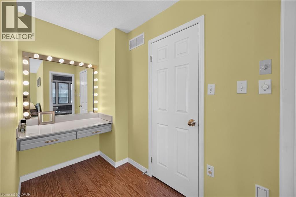 #45 502 BARTON Street - Image 33
