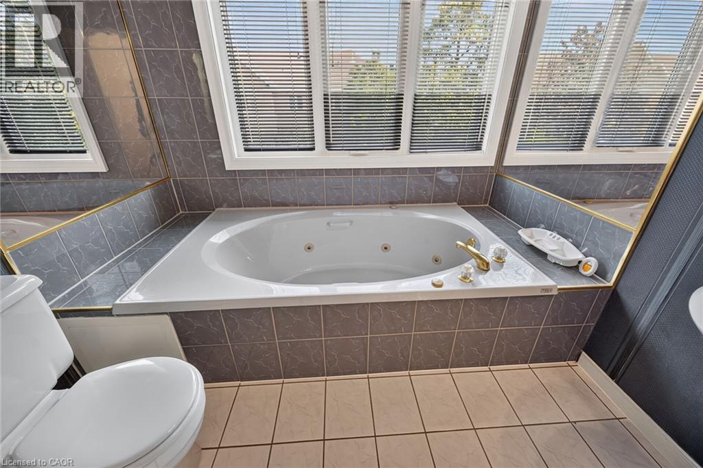 #45 502 BARTON Street - Image 35