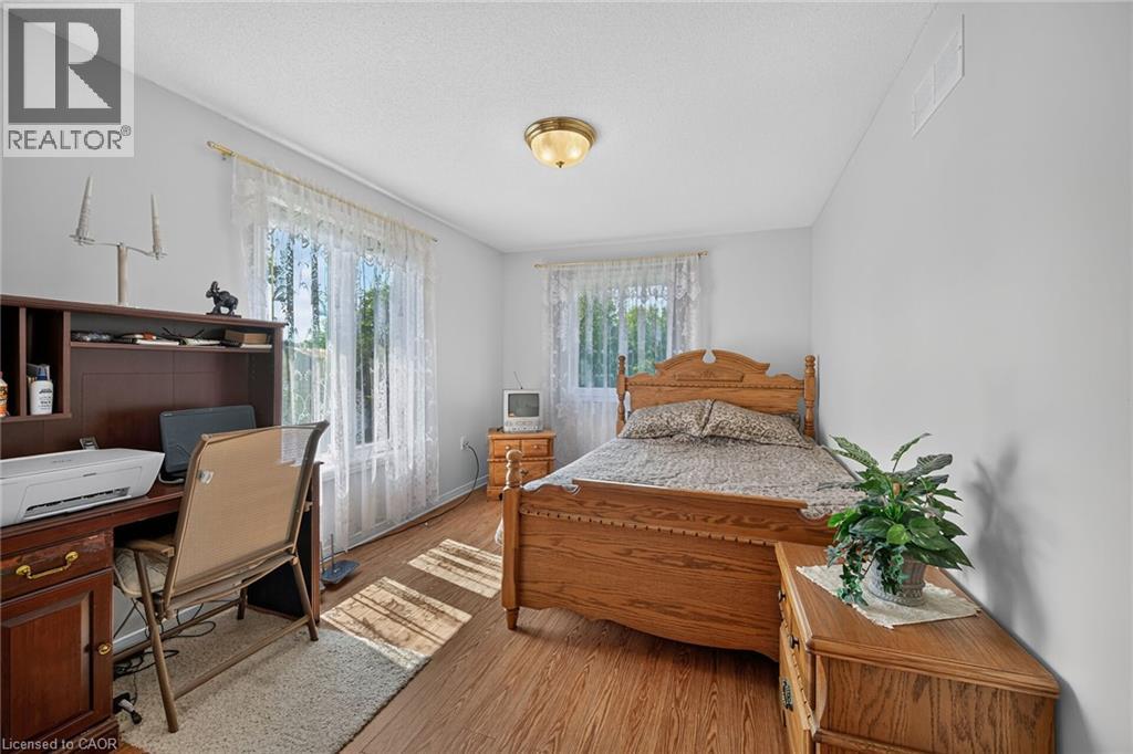 #45 502 BARTON Street - Image 37