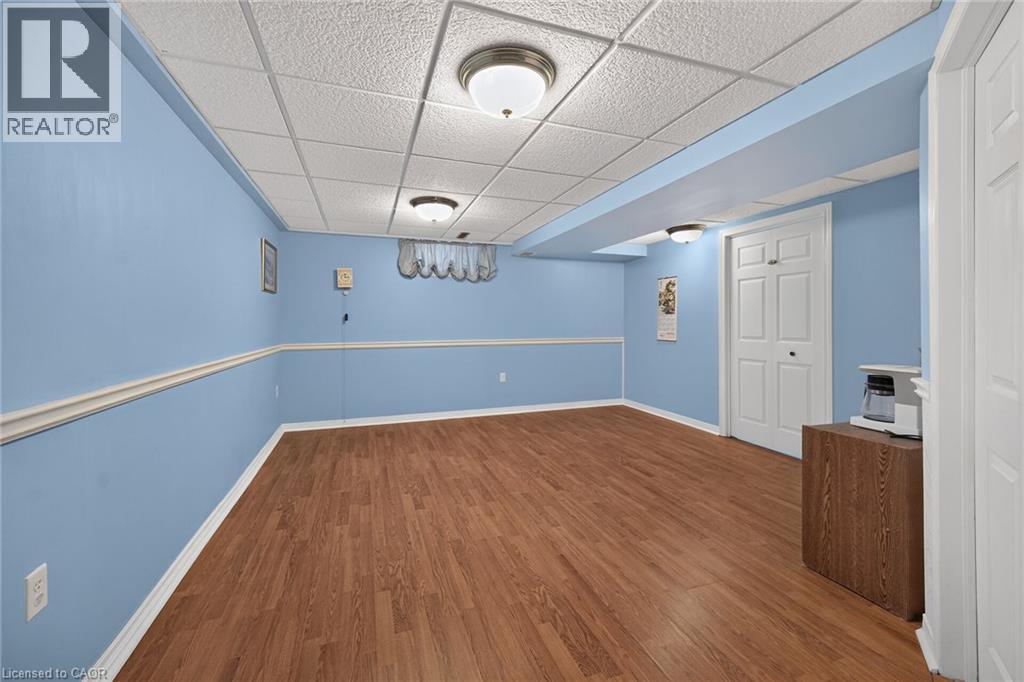 #45 502 BARTON Street - Image 44