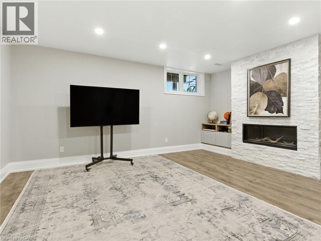 200 GIDDINGS Crescent - Image 29