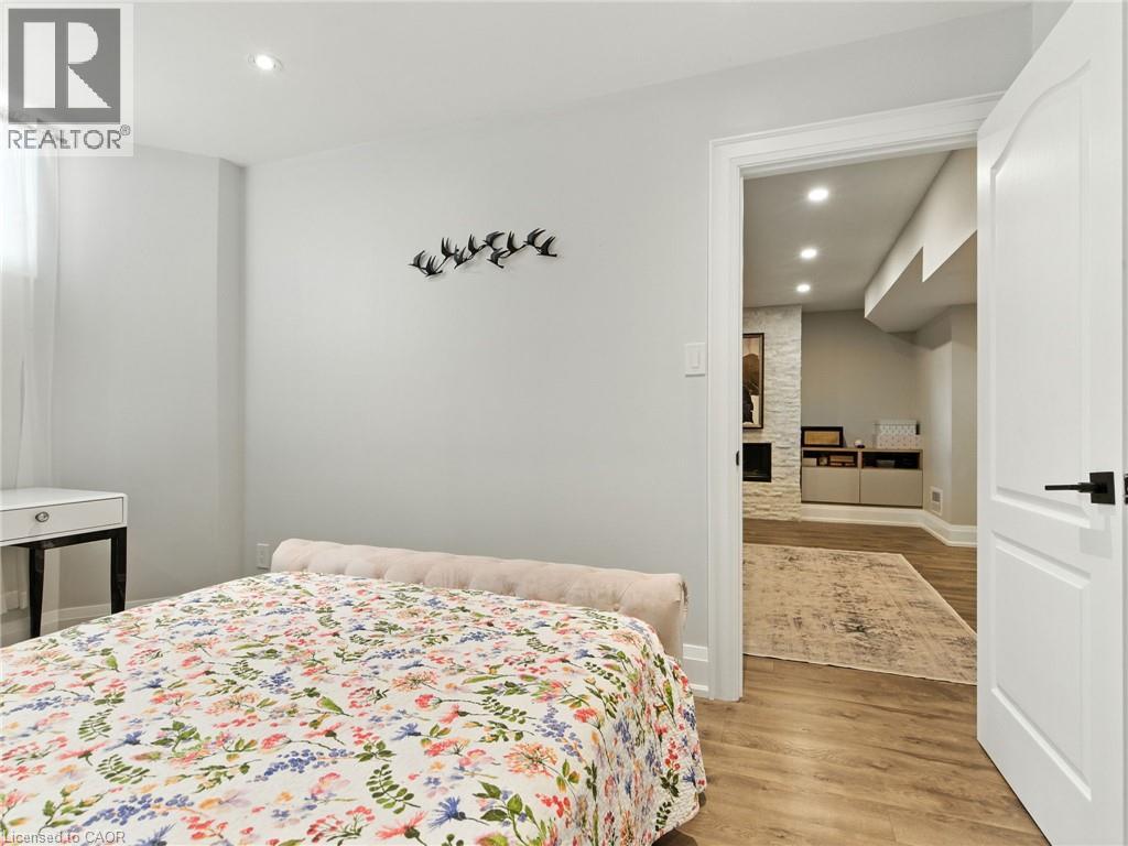 200 GIDDINGS Crescent - Image 33