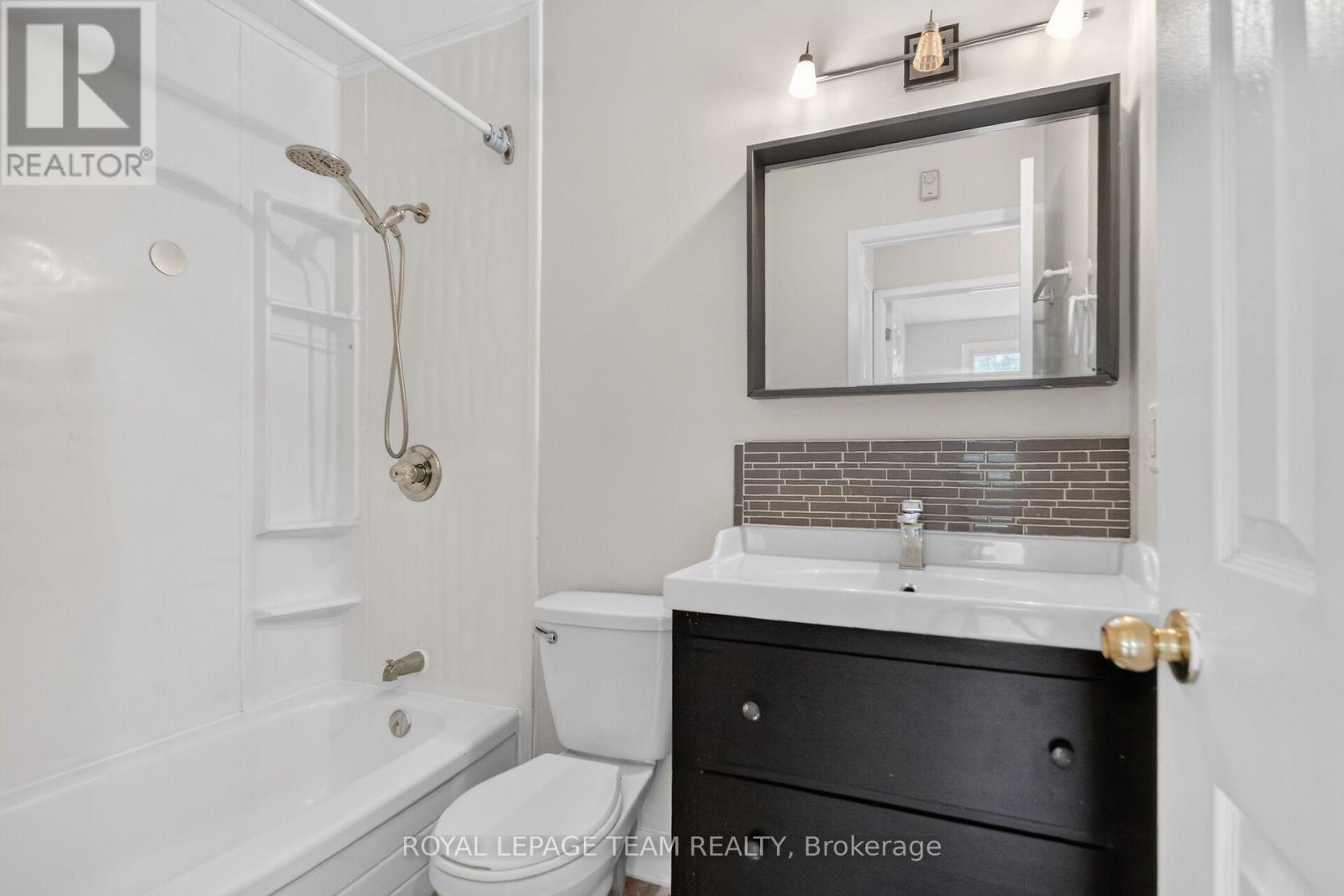 4 Bed, 2 Bath House for Sale in Ottawa – 85 GLEN PARK DRIVE, Ottawa – MLS# X13677854 - Image 37