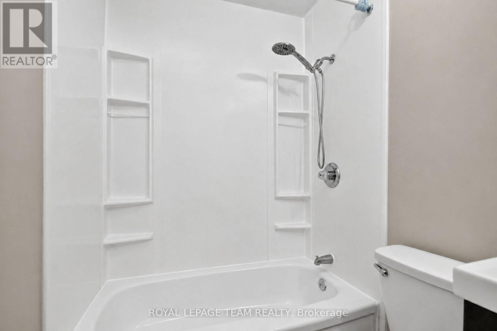 4 Bed, 2 Bath House for Sale in Ottawa – 85 GLEN PARK DRIVE, Ottawa – MLS# X13677854 - Image 38
