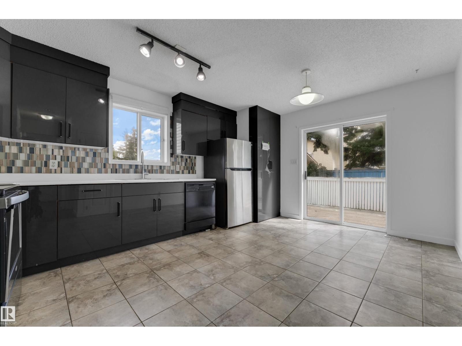 1545 49A ST NW - 11