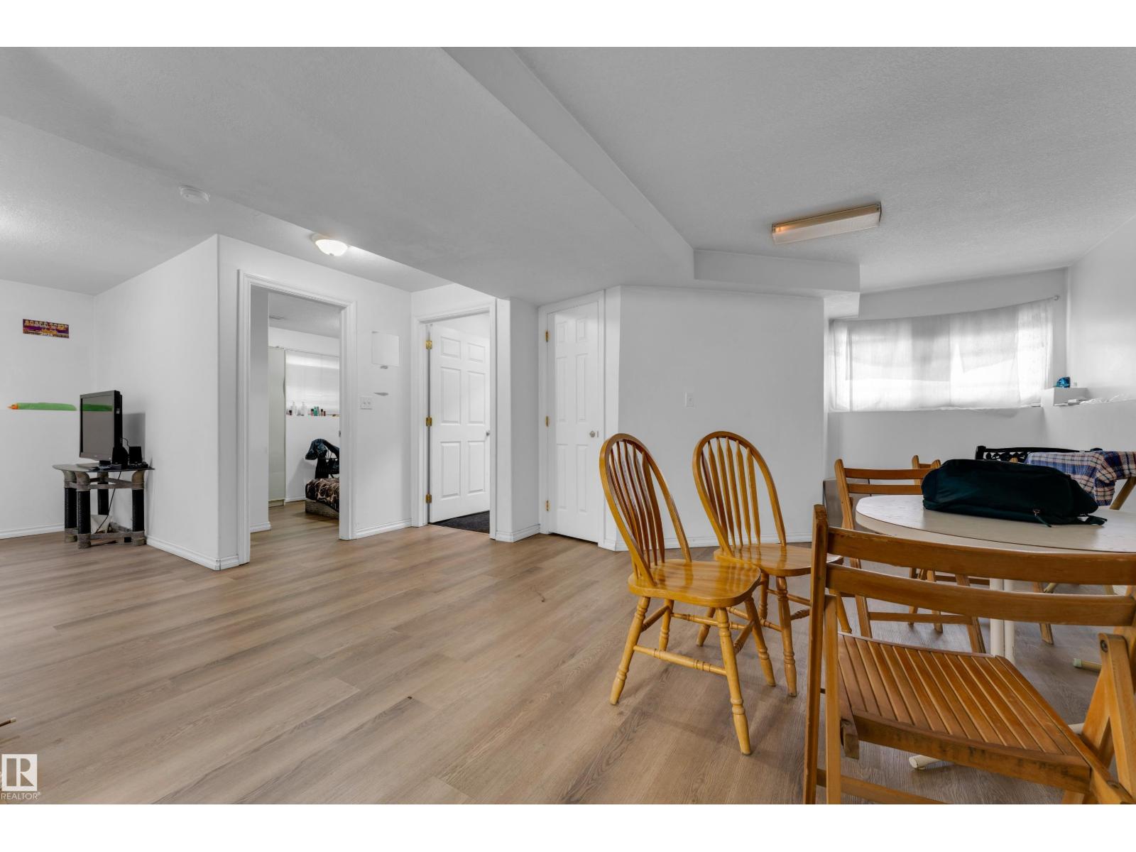 1545 49A ST NW - 24
