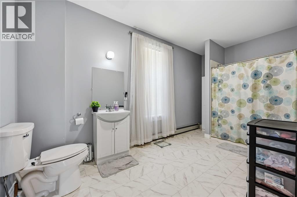 454 MAUDE STREET - Image 17