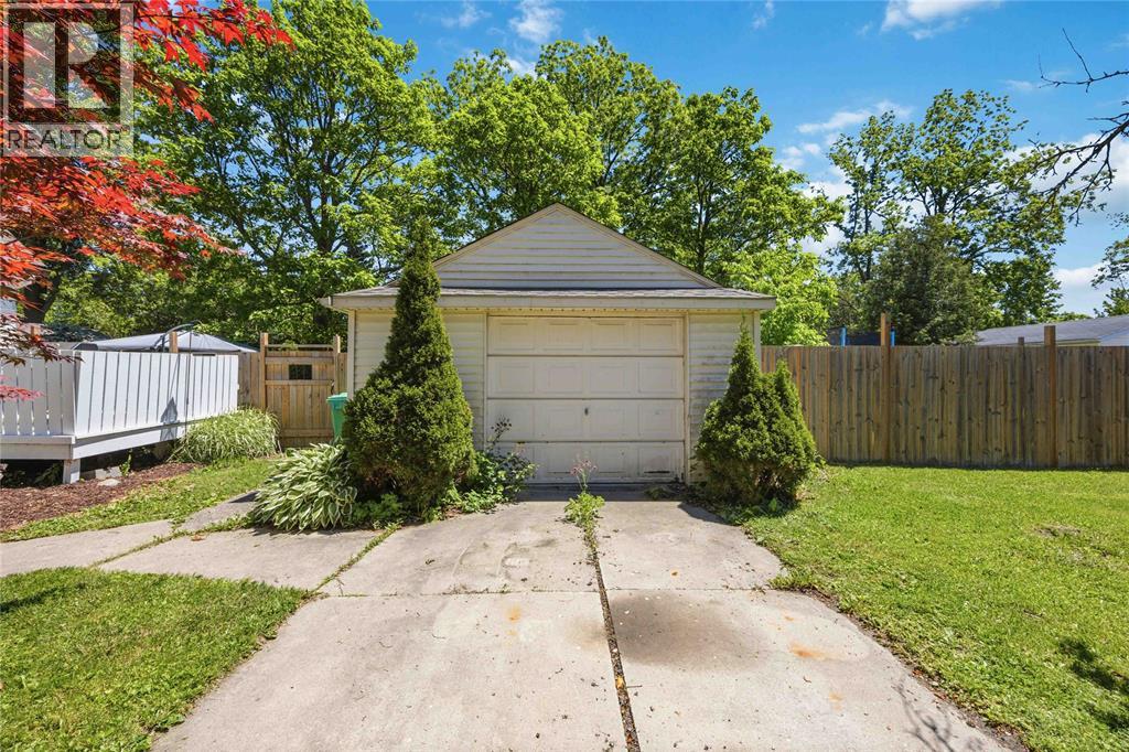 454 MAUDE STREET - 37