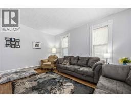 4pc Bathroom - 454 Maude Street, Petrolia, ON N0N1R0 Photo 8