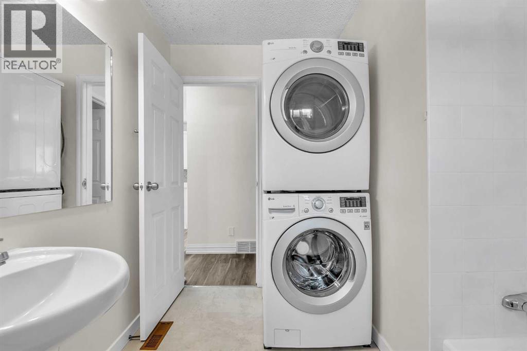 43 Taraglen Road NE - 25