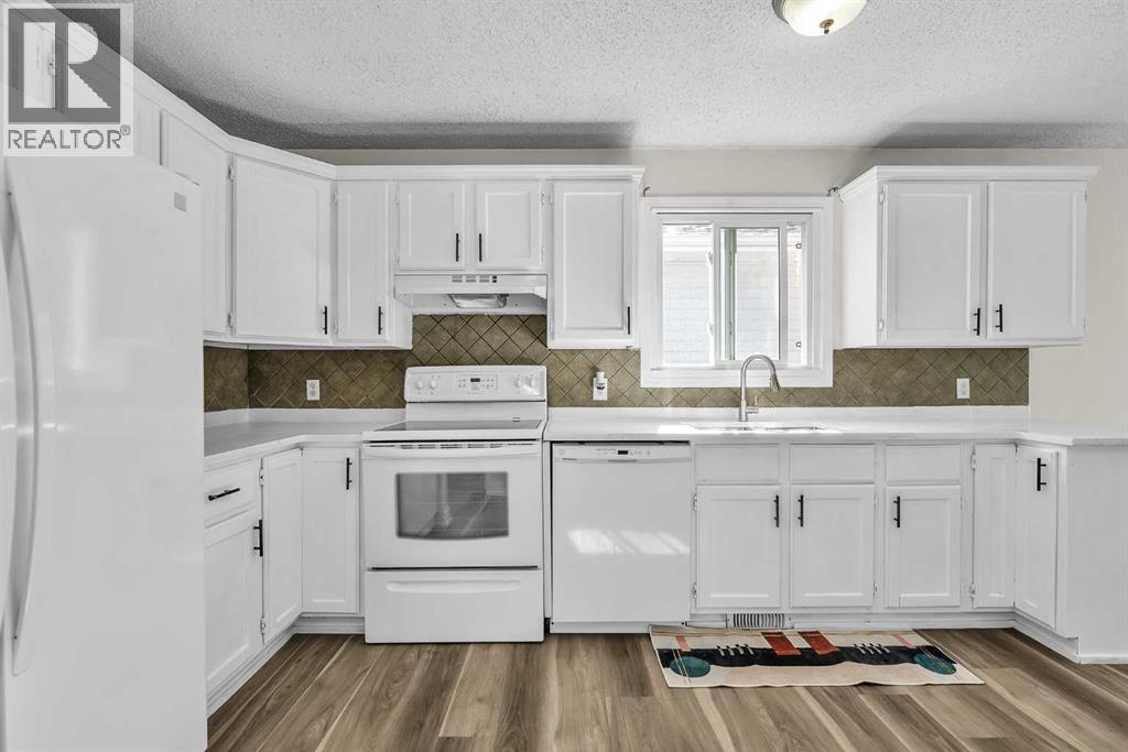 43 Taraglen Road NE - 4
