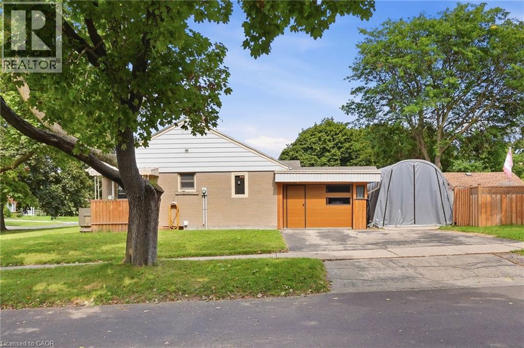 21 OAKWOOD Avenue — photo 3