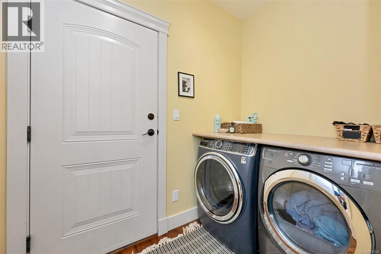 897 Pratt Rd - Image 31