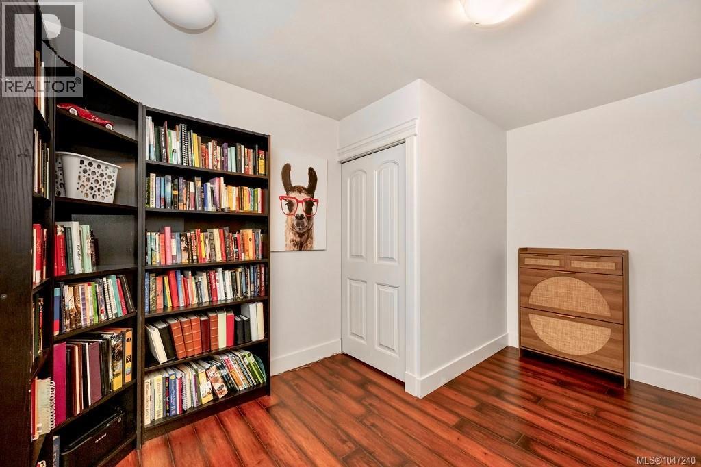 897 Pratt Rd - 33