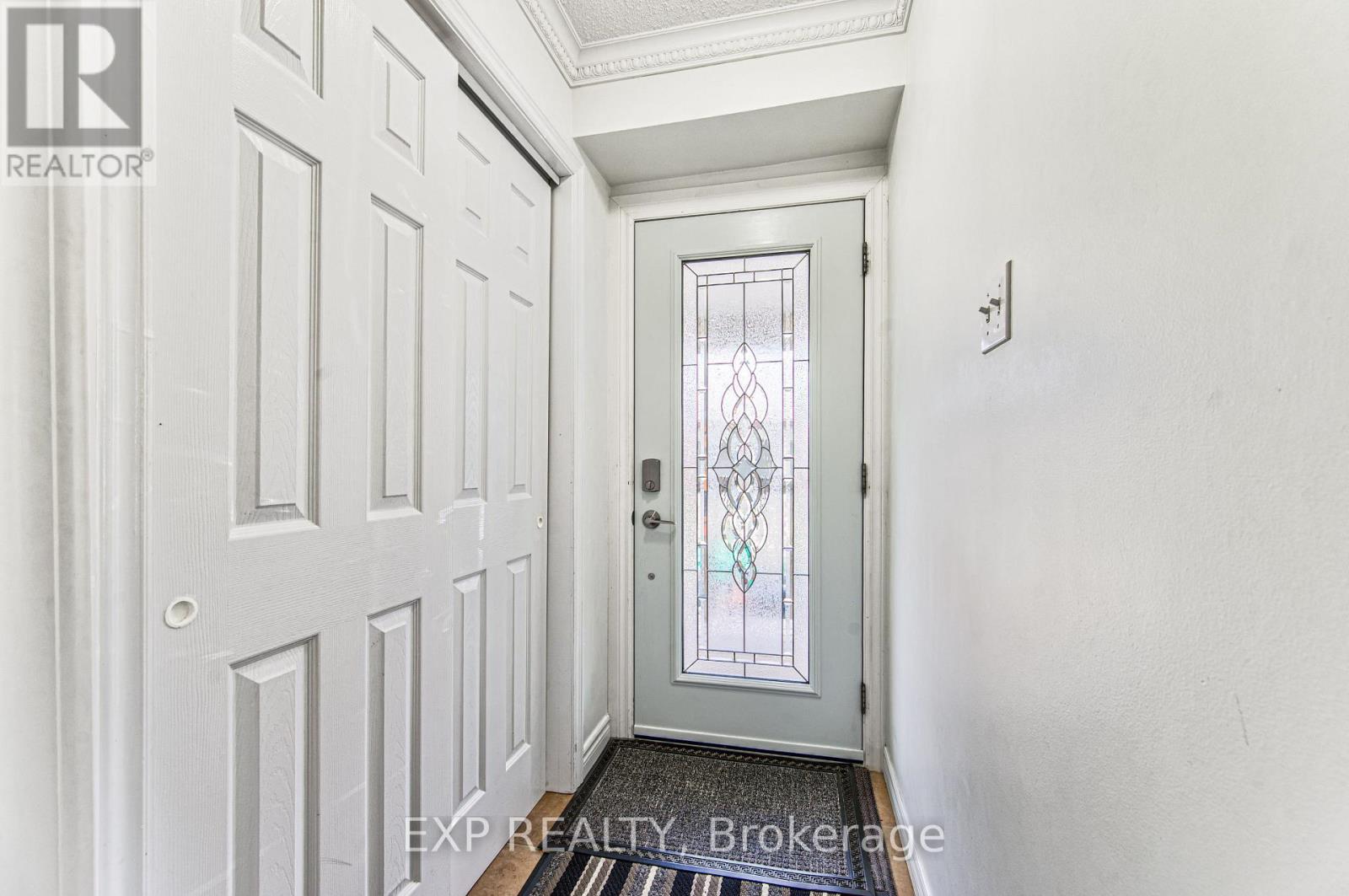 98 MONTEAGLE CRESCENT — photo 3