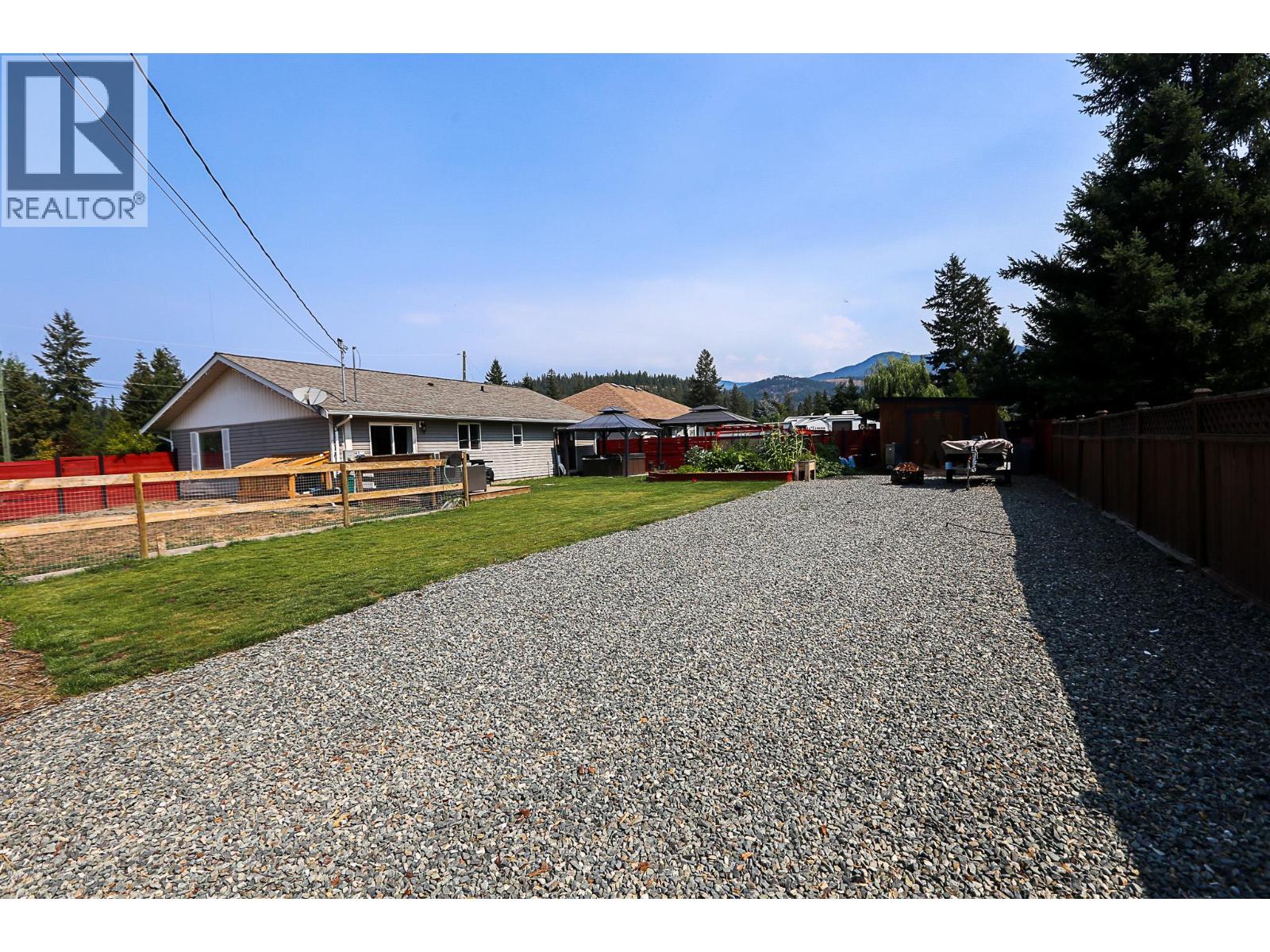 566 Mclean Road, Barriere