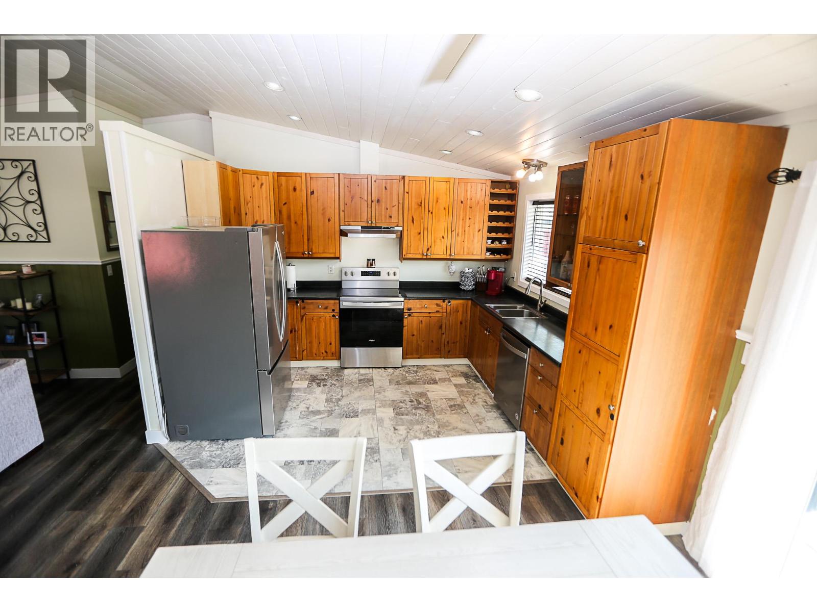 566 Mclean Road, Barriere