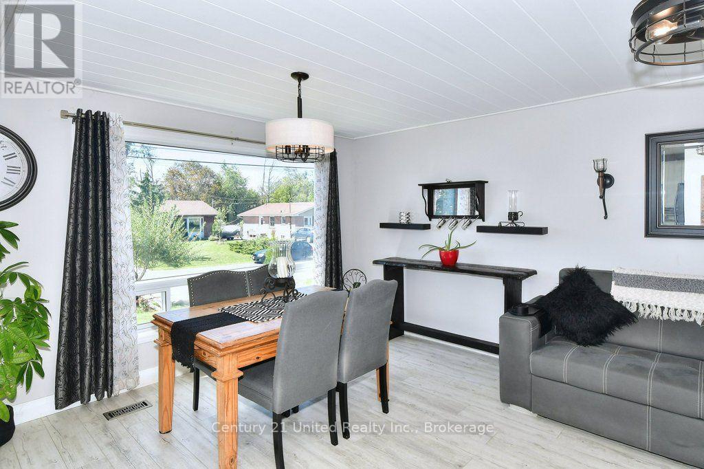 10 KIRKWOOD CRESCENT - 11