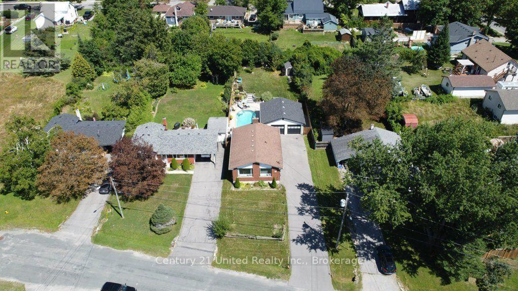 10 KIRKWOOD CRESCENT - 2
