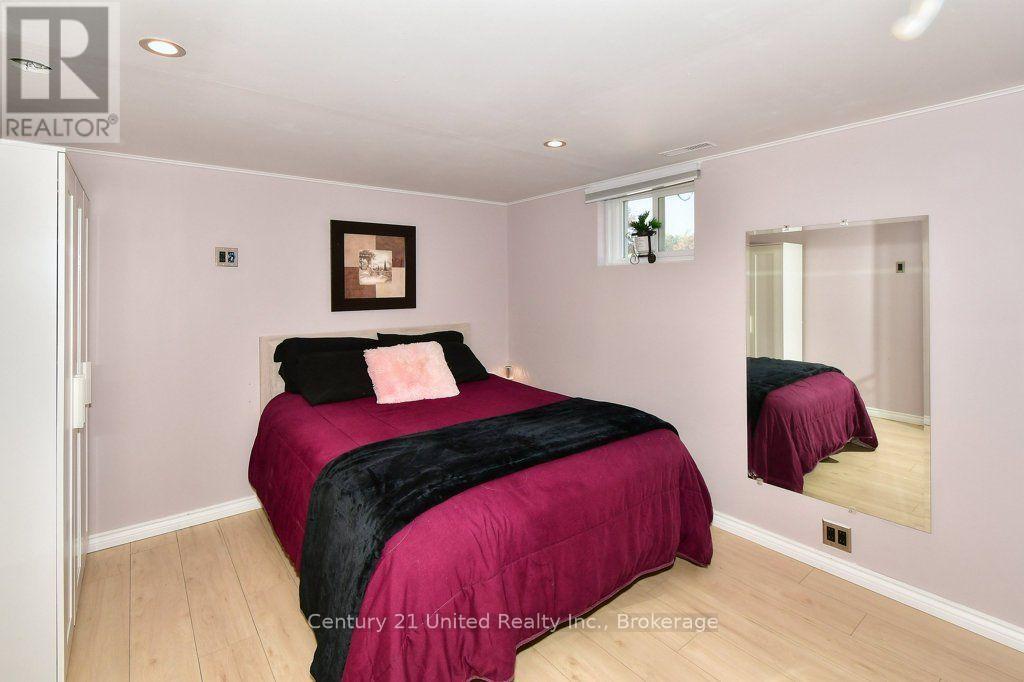 10 KIRKWOOD CRESCENT - 31