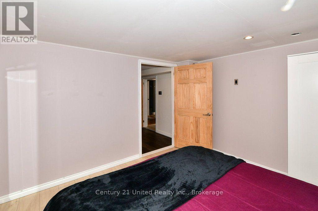 10 KIRKWOOD CRESCENT - Image 32