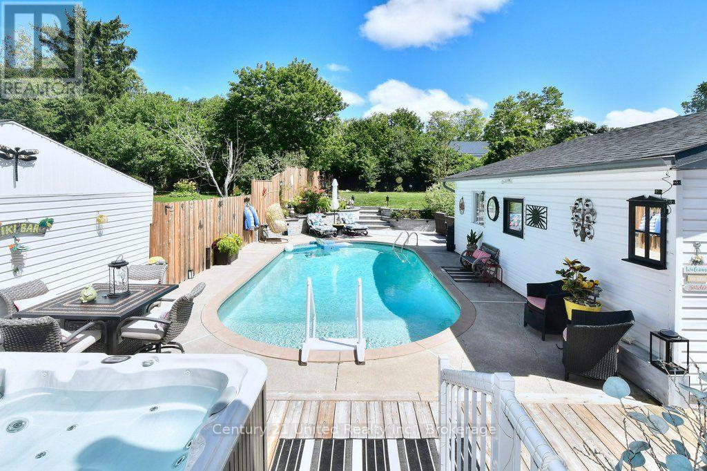 10 KIRKWOOD CRESCENT - 37