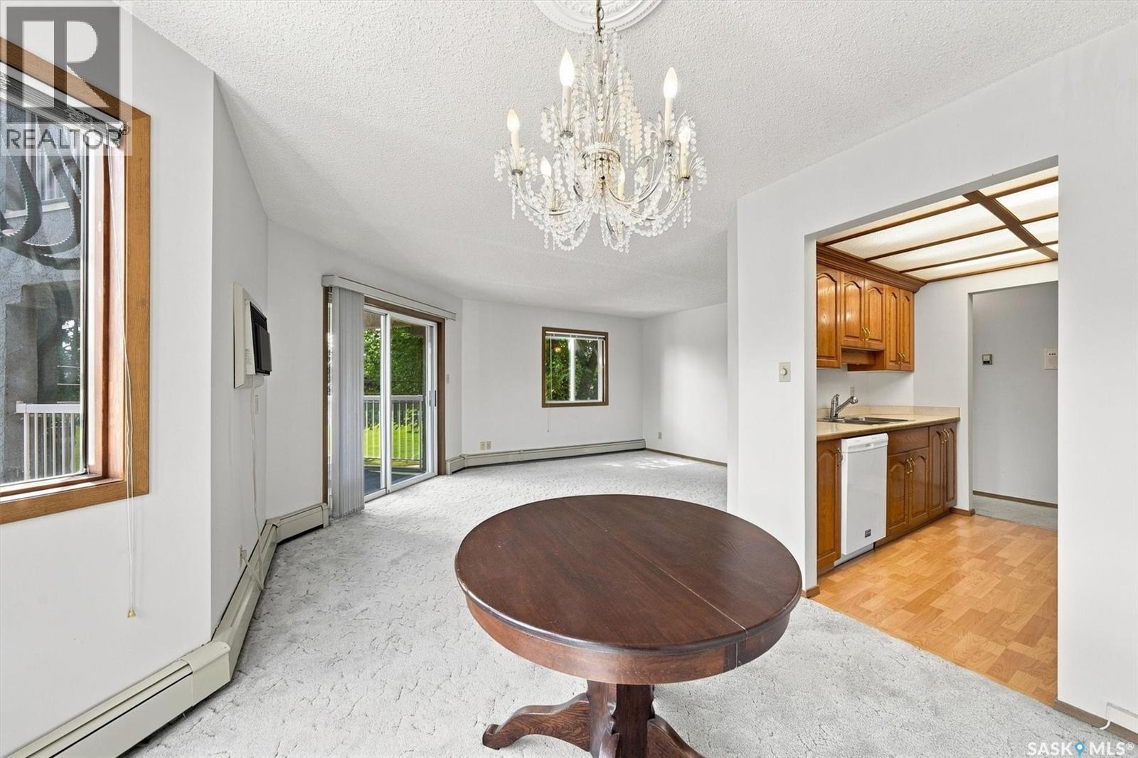 #202 1215 Louise AVENUE - 11