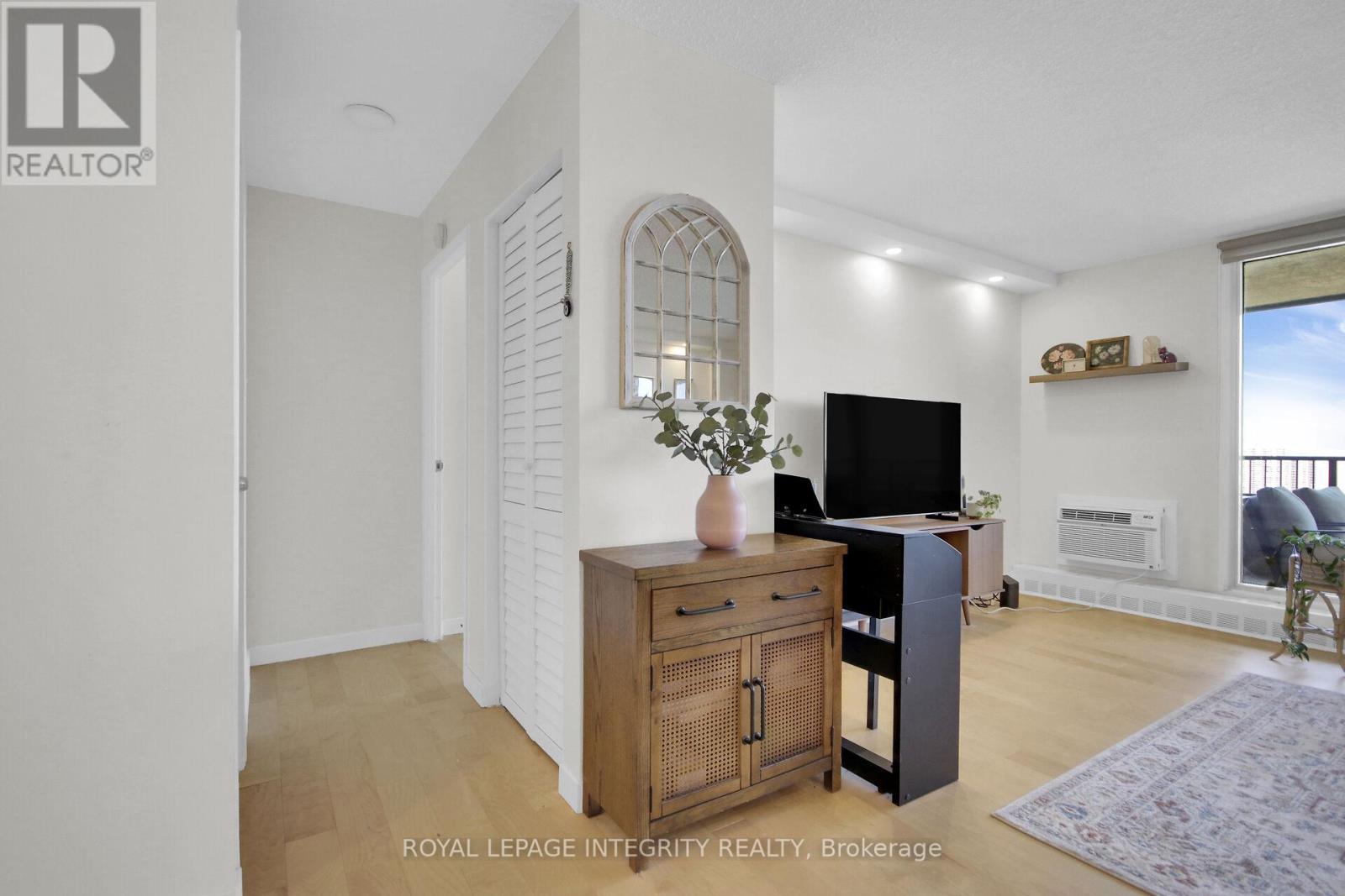 2 Bed, 1 Bath House for Sale in Ottawa – 2701 – 1785 FROBISHER LANE, Ottawa – MLS# X13688326 - Image 16